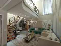 Casa de Condomínio com 2 Quartos para alugar, 344m² no Morada da Colina, Uberlândia - Foto 1