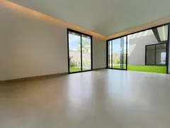 Casa de Condomínio com 4 Quartos à venda, 354m² no Jardim Versailles, Uberlândia - Foto 1