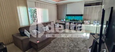 Casa com 3 Quartos à venda, 230m² no Segismundo Pereira, Uberlândia - Foto 13