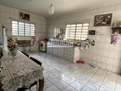 Casa com 3 Quartos à venda, 244m² no Josa Bernardino I, Uberaba - Foto 3