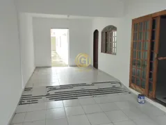 Casa com 3 Quartos à venda, 210m² no Parque dos Principes, Jacareí - Foto 2