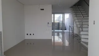 Casa com 3 Quartos à venda, 205m² no Jardim Itú Sabará, Porto Alegre - Foto 4