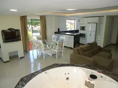 Apartamento com 3 Quartos para alugar, 100m² no Praia de Bombas, Bombinhas - Foto 2
