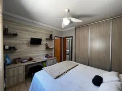 Casa com 3 Quartos à venda, 176m² no Bandeirantes, Londrina - Foto 9