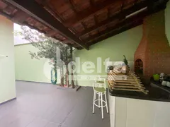 Casa com 3 Quartos à venda, 180m² no Alto Umuarama, Uberlândia - Foto 17