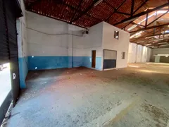 Galpão / Depósito / Armazém com 3 Quartos para alugar, 400m² no Centro, Fortaleza - Foto 4