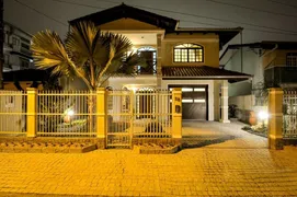 Sobrado com 4 Quartos à venda, 220m² no Guanabara, Joinville - Foto 2