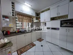 Casa com 3 Quartos à venda, 208m² no Planalto, Uberlândia - Foto 4