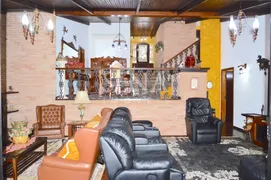 Casa com 3 Quartos à venda, 229m² no Alto do Capivari, Campos do Jordão - Foto 4