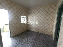 Casa com 3 Quartos para alugar, 96m² no Osvaldo Rezende, Uberlândia - Foto 8