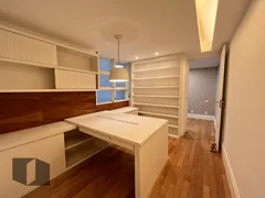 Apartamento com 4 Quartos para alugar, 266m² no Leblon, Rio de Janeiro - Foto 14