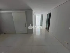 Casa Comercial com 4 Quartos para alugar, 400m² no Morada da Colina, Uberlândia - Foto 17