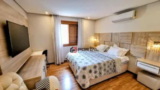 Casa de Condomínio com 3 Quartos à venda, 221m² no Granja Viana, Carapicuíba - Foto 22