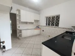 Casa com 3 Quartos para alugar, 300m² no Chacara Santa Maria, Cotia - Foto 8