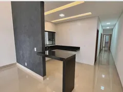 Casa com 3 Quartos à venda, 124m² no Jardim Veneza, Aparecida de Goiânia - Foto 4