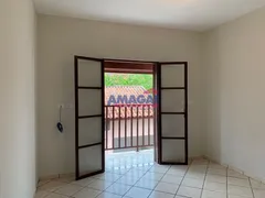 Sobrado com 2 Quartos à venda, 142m² no Parque Santo Antônio, Jacareí - Foto 9