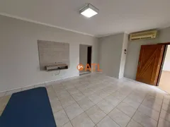 Casa com 3 Quartos à venda, 220m² no Jardim Ouro Verde, Ourinhos - Foto 4