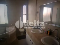 Casa com 2 Quartos à venda, 232m² no Jardim Karaíba, Uberlândia - Foto 17