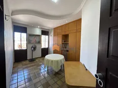 Casa com 3 Quartos à venda, 211m² no Candelária, Natal - Foto 14