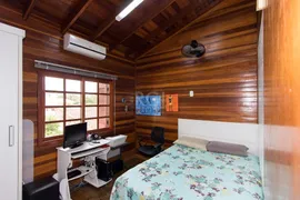 Casa com 4 Quartos à venda, 224m² no Vila Nova, Porto Alegre - Foto 23