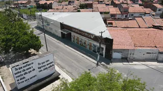 Galpão / Depósito / Armazém para venda ou aluguel, 700m² no Jereissati I, Maracanaú - Foto 1
