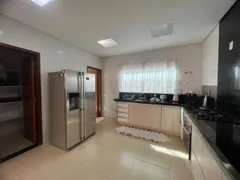 Casa de Condomínio com 3 Quartos à venda, 397m² no Jardins Lisboa, Goiânia - Foto 2