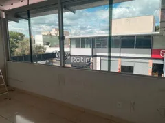 Conjunto Comercial / Sala para alugar, 30m² no Saraiva, Uberlândia - Foto 3