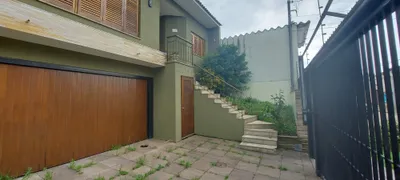 Casa com 4 Quartos à venda, 260m² no Vila Jardim, Porto Alegre - Foto 2