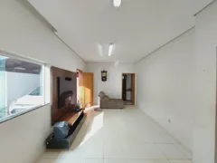 Casa com 3 Quartos para alugar, 250m² no Nossa Senhora Aparecida, Uberlândia - Foto 2