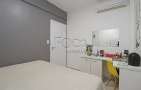 Apartamento com 2 Quartos à venda, 65m² no Centro Histórico, Porto Alegre - Foto 2