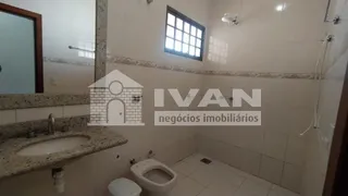 Casa com 3 Quartos à venda, 199m² no Cidade Jardim, Uberlândia - Foto 15