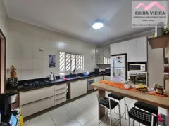 Casa com 3 Quartos à venda, 180m² no Parque São Domingos, Pindamonhangaba - Foto 14