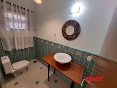 Casa com 2 Quartos para alugar, 202m² no Sambaqui, Florianópolis - Foto 10