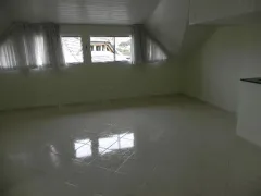 Sobrado com 3 Quartos para alugar, 126m² no Capão Raso, Curitiba - Foto 8