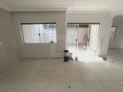 Casa com 3 Quartos à venda, 76m² no Cidade Jardim, Uberlândia - Foto 4