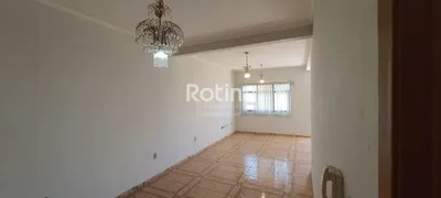 Casa com 3 Quartos à venda, 233m² no Segismundo Pereira, Uberlândia - Foto 21