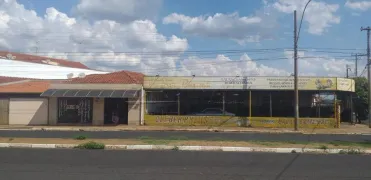 Loja / Salão / Ponto Comercial à venda, 345m² no Vila Tito de Carvalho Vila Xavier, Araraquara - Foto 2