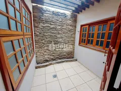 Casa com 4 Quartos à venda, 242m² no Umuarama, Uberlândia - Foto 11