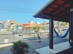 Casa com 4 Quartos para alugar, 130m² no Centro, Bombinhas - Foto 23