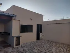 Casa com 3 Quartos à venda, 127m² no Cidade Jardim, Uberlândia - Foto 2