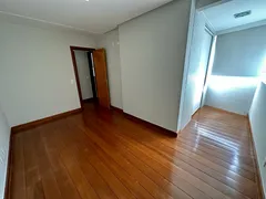 Apartamento com 3 Quartos para alugar, 150m² no Praia do Canto, Vitória - Foto 4