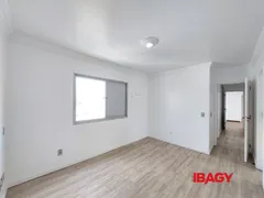 Apartamento com 2 Quartos para alugar, 364m² no Centro, Florianópolis - Foto 14