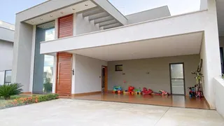 Casa de Condomínio com 3 Quartos à venda, 210m² no Residencial Goiânia Golfe Clube, Goiânia - Foto 1