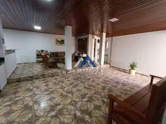 Casa com 3 Quartos à venda, 235m² no Santa Joana, Londrina - Foto 4