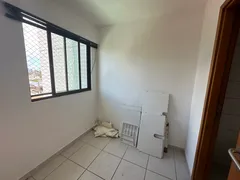 Apartamento com 3 Quartos para alugar, 120m² no Lagoa Nova, Natal - Foto 2