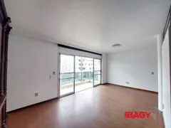 Apartamento com 2 Quartos para alugar, 360m² no Centro, Florianópolis - Foto 2