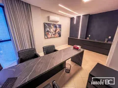 Conjunto Comercial / Sala para venda ou aluguel, 56m² no Centro, Balneário Camboriú - Foto 1