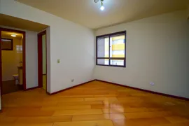 Apartamento com 4 Quartos para alugar, 178m² no Centro, Curitiba - Foto 8