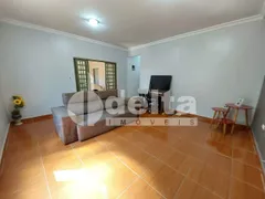 Casa com 3 Quartos à venda, 180m² no Granada, Uberlândia - Foto 2