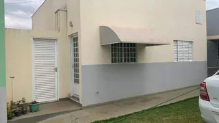 Casa com 2 Quartos à venda, 208m² no Umuarama, Uberlândia - Foto 5